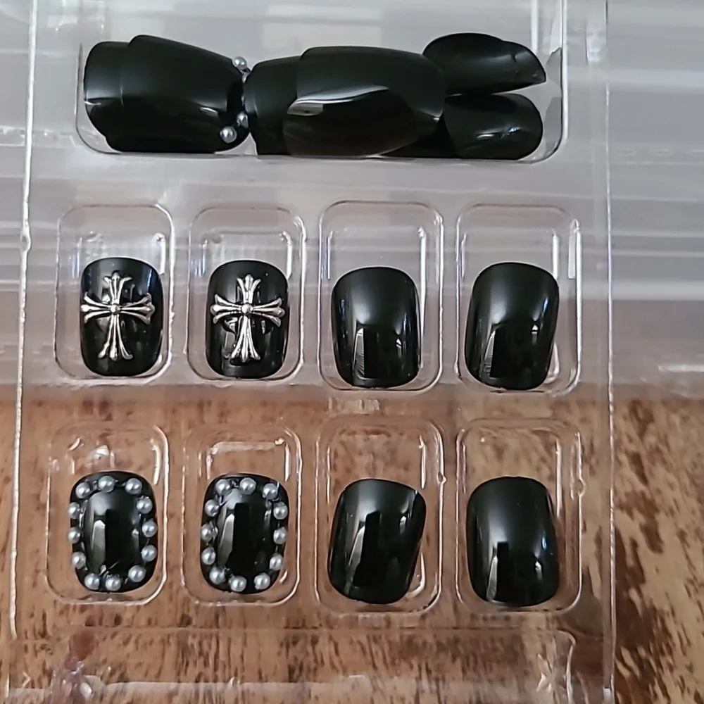 3D Cross Press On Nails - Picture 7 of 9